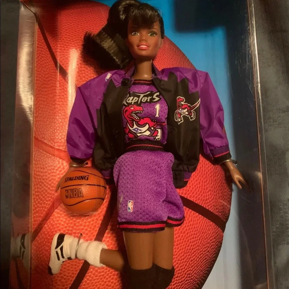 ✨ISO✨ Toronto Raptors NBA Barbie - Picture 2 of 3